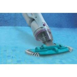 Aspirateur Rechargeable Kokido Telsa 30 Pour Spas Et Petites Piscines 7 Aspirateur Rechargeable Kokido Telsa 30 Pour Spas Et Petites Piscines -Fournitures De Piscine kok 400 8602 aspirateur rechargeable telsa 30 ambiance min 1