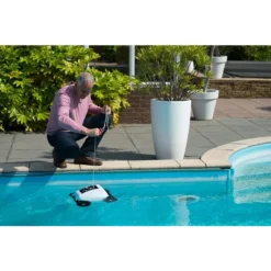 Robot Nettoyeur De Fond De Piscine Ubbink Robotclean Accu 9 Robot Nettoyeur De Fond De Piscine Ubbink Robotclean Accu -Fournitures De Piscine robot accupool ambiance2 min